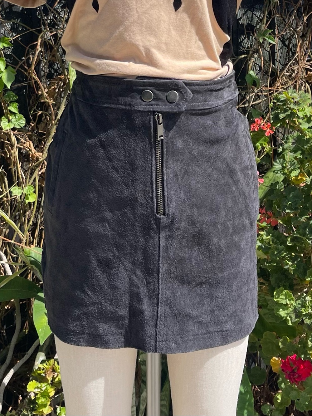 Blank NYC Suede Leather Mini Skirt Sz 25 GUC